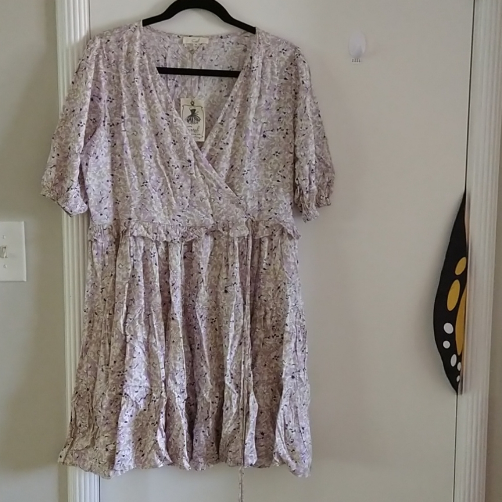 Floral dress by Easel I'm size medium